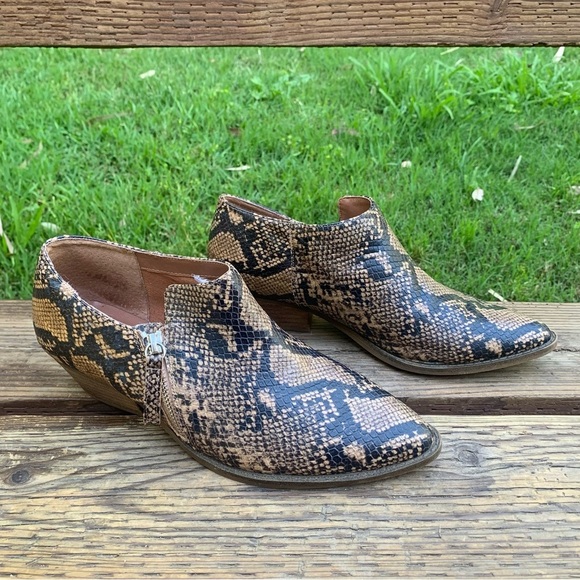 Women’s Chelsea & Violet Ava Ankle Booties - Picture 2 of 7